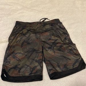Mens Medium Old Navy Athletic Shorts, Camo